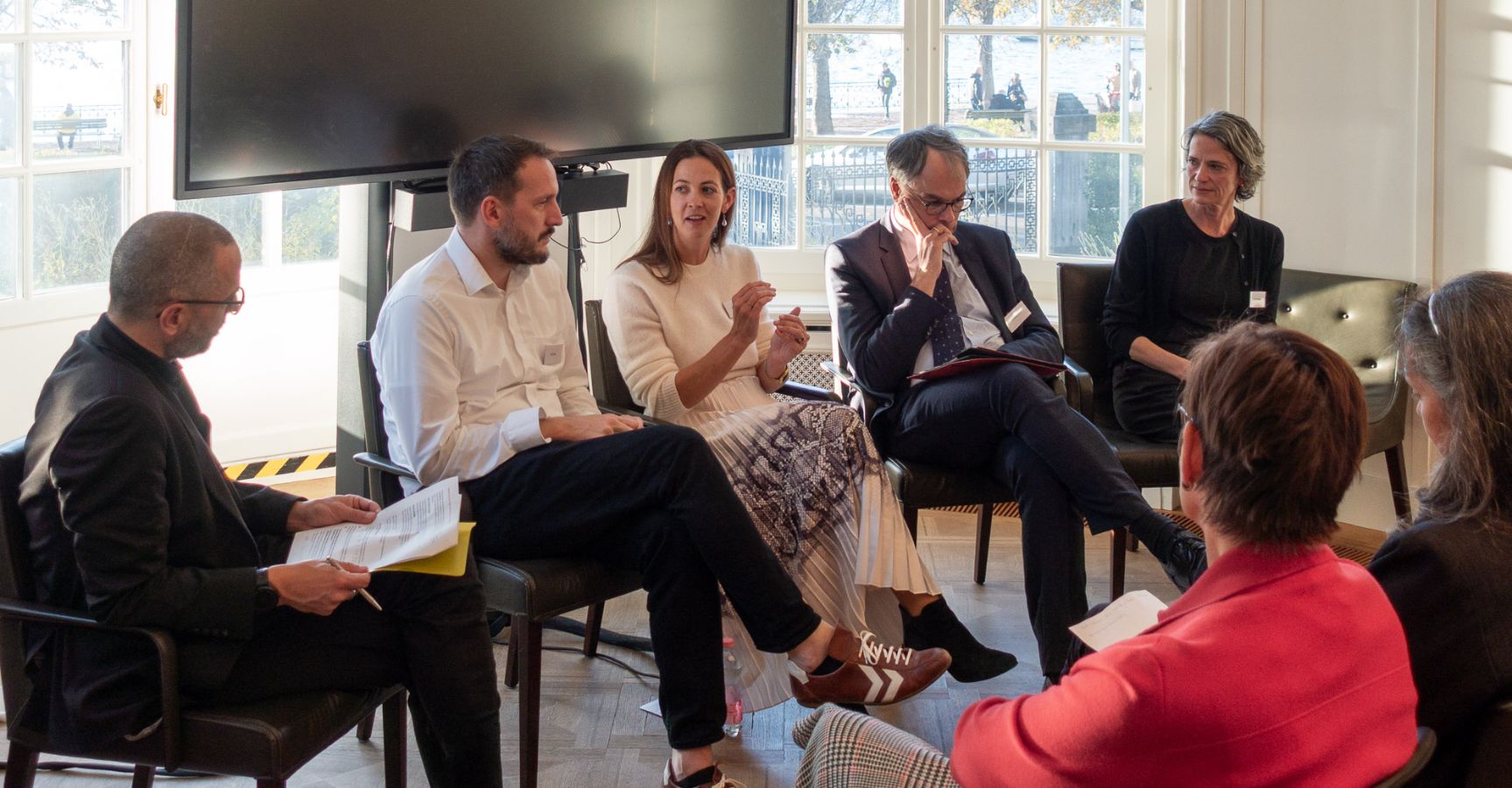 Roundtable discussion: Prof. Dr. Moritz Daum (JC), Prof. Dr. Ulf Zölitz (JC), Prof. Dr. Nora Raschle (JC), Dr. Andreas Edel (Population Europe) and Dr. Sibille Bayard (Zurich Department of Education).
